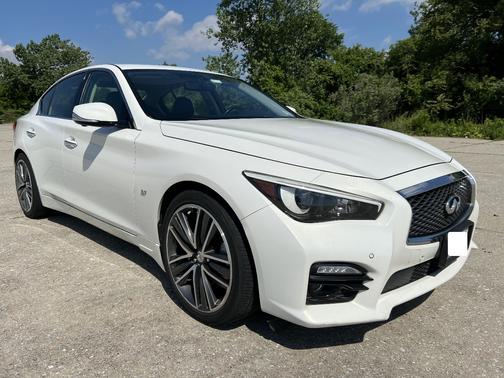 White 2014 INFINITI Q50 Sport