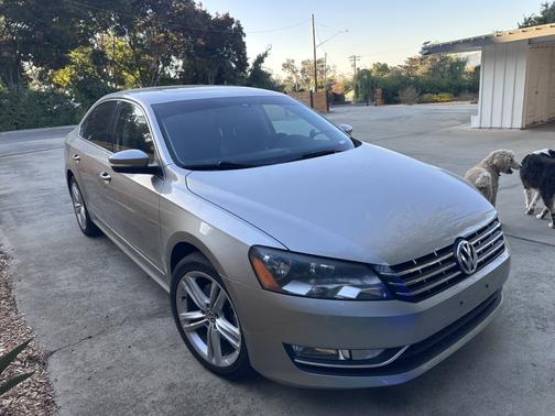 2014 Volkswagen Passat 2.0L TDI SEL Premium