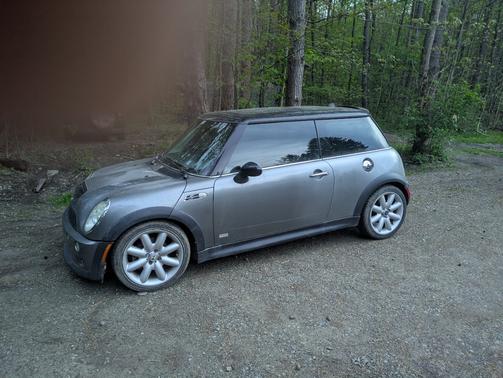 Gray 2005 MINI Cooper S Base