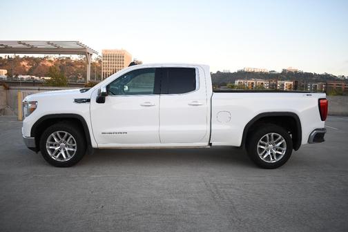 White 2021 GMC Sierra 1500 SLE