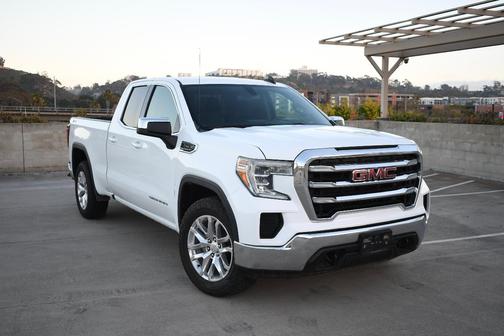 White 2021 GMC Sierra 1500 SLE