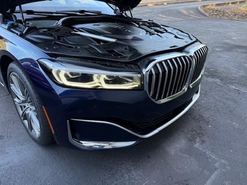 Blue 2022 BMW 740 i xDrive