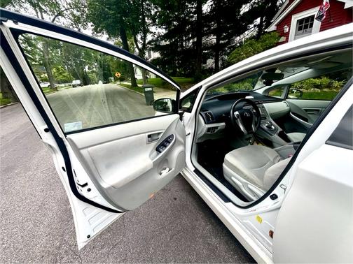 White 2012 Toyota Prius Three