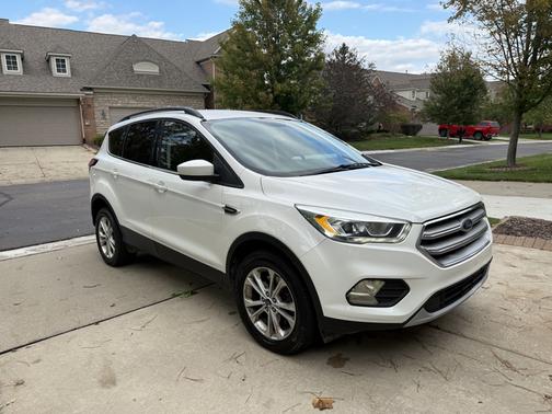 White 2017 Ford Escape SE
