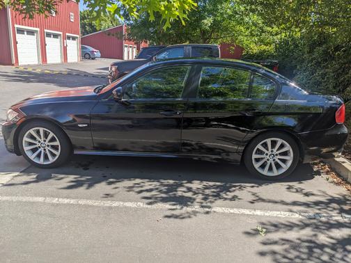 Black 2011 BMW 328 i