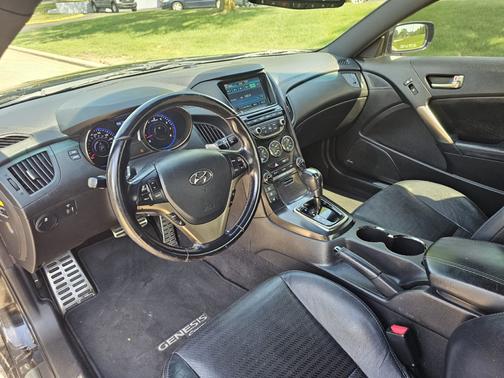 2013 Hyundai Genesis Coupe 3.8 Track