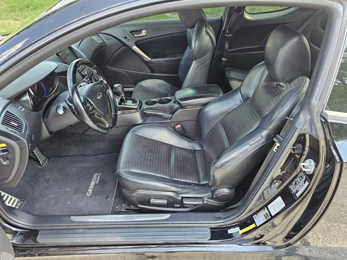 2013 Hyundai Genesis Coupe 3.8 Track