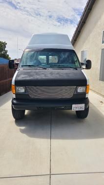 White 2003 Ford E350 Super Duty Base