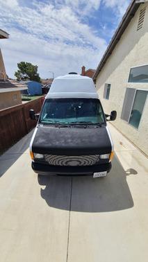White 2003 Ford E350 Super Duty Base