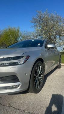 Silver 2017 Volvo S90 T5 Momentum