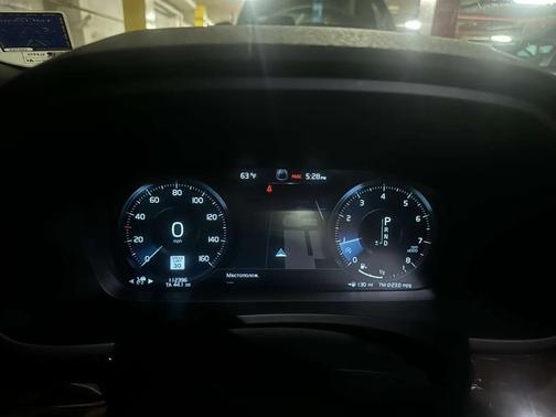 Silver 2017 Volvo S90 T5 Momentum