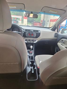 White 2017 Kia Rio LX