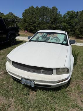 White 2008 Ford Mustang Base