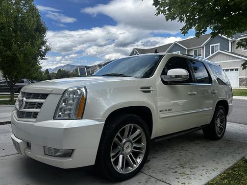 2012 Cadillac Escalade Premium