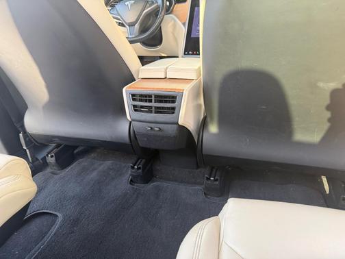 Black 2018 Tesla Model X 75D
