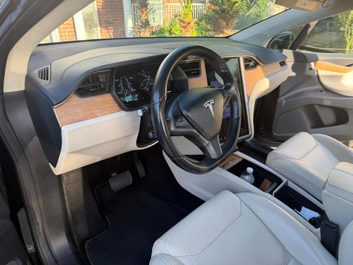 Black 2018 Tesla Model X 75D