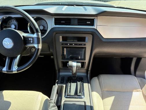 2012 Ford Mustang V6 Premium