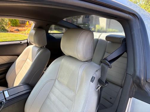 2012 Ford Mustang V6 Premium