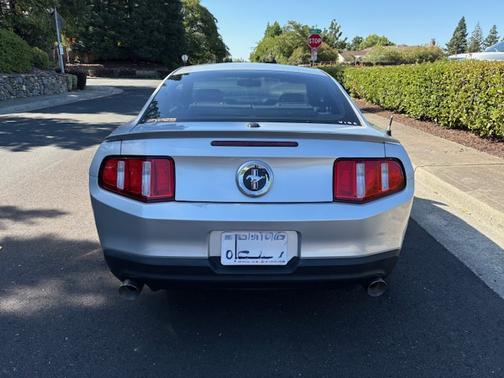 2012 Ford Mustang V6 Premium