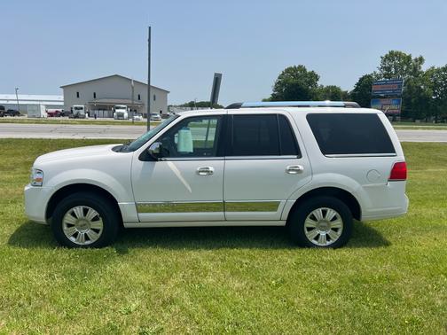 2014 Lincoln Navigator Base