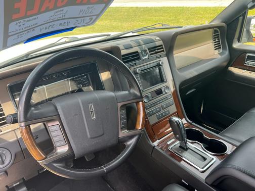 2014 Lincoln Navigator Base