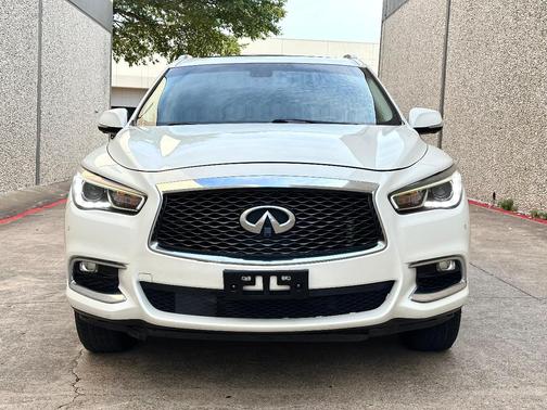 White 2017 INFINITI QX60 Base