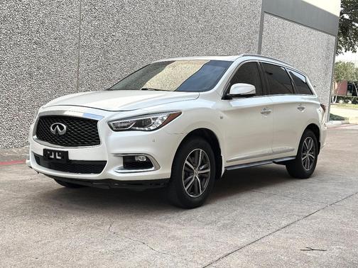 White 2017 INFINITI QX60 Base