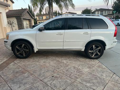 White 2013 Volvo XC90 3.2 R-Design