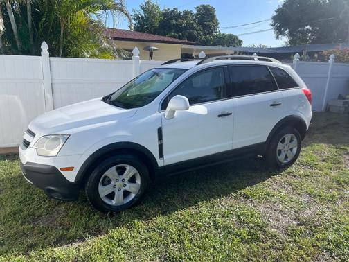 White 2014 Chevrolet Captiva Sport 1LS