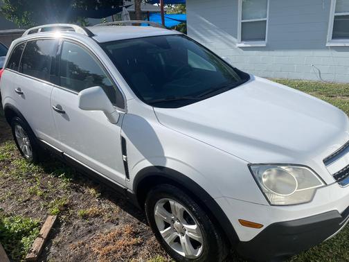 White 2014 Chevrolet Captiva Sport 1LS