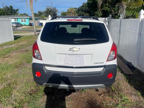 White 2014 Chevrolet Captiva Sport 1LS