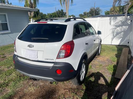 White 2014 Chevrolet Captiva Sport 1LS