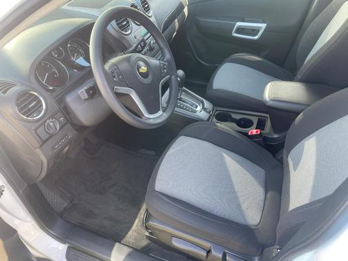 White 2014 Chevrolet Captiva Sport 1LS