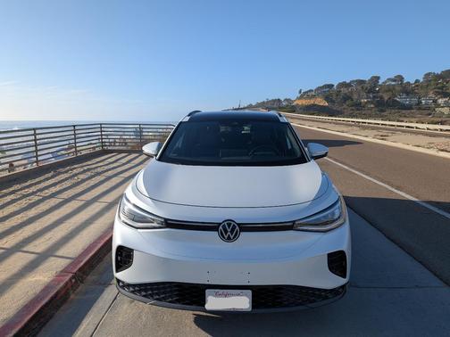 White 2023 Volkswagen ID.4 Pro S
