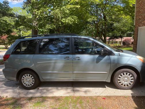 Blue 2005 Toyota Sienna LE