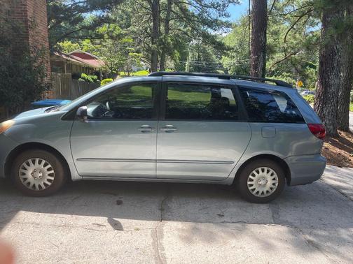 Blue 2005 Toyota Sienna LE