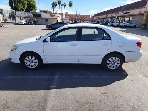 White 2003 Toyota Corolla LE
