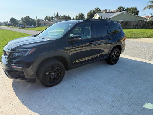 Black 2022 Honda Pilot TrailSport