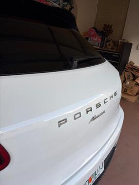 White 2018 Porsche Macan Macan