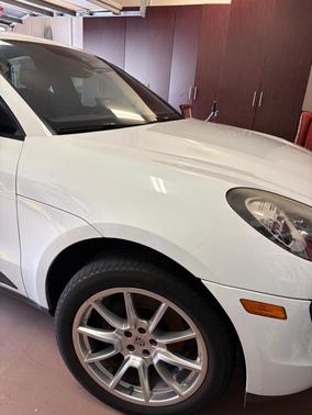 White 2018 Porsche Macan Macan