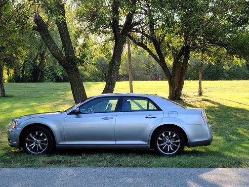 Silver 2014 Chrysler 300 S