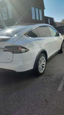 2017 Tesla Model X 75D