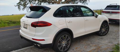 2016 Porsche Cayenne S E-Hybrid
