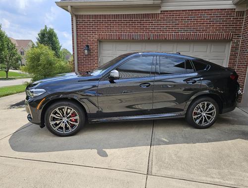 Black 2022 BMW X6 M50i