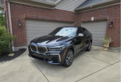 Black 2022 BMW X6 M50i