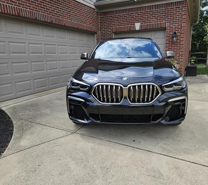 Black 2022 BMW X6 M50i