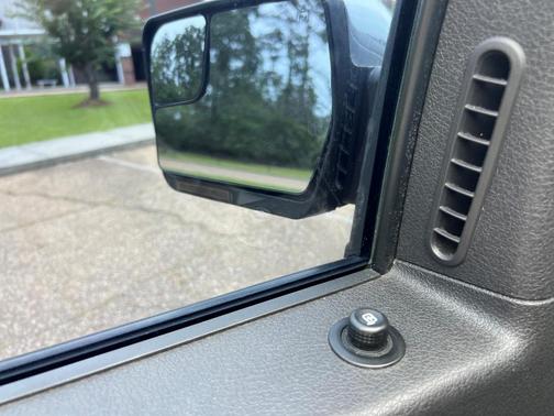 Black 2013 Ford F-150 XLT
