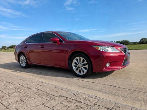Red 2014 Lexus ES 300h Base