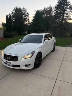 White 2012 INFINITI M56 Base