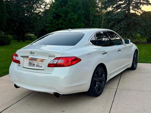 White 2012 INFINITI M56 Base